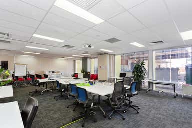 Corner office, 250 Ingles St Port Melbourne VIC 3207 - Image 4