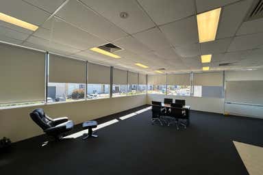 52 Mordaunt Circuit Canning Vale WA 6155 - Image 4