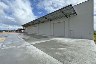 21 Radich Chase Wangara WA 6065 - Image 4