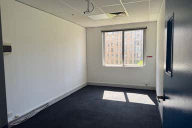 607/55 Swanston Street Melbourne VIC 3000 - Image 3