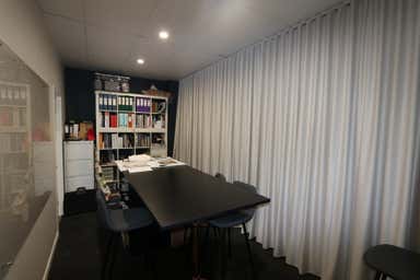 2a/93 West Burleigh Road Burleigh Heads QLD 4220 - Image 4