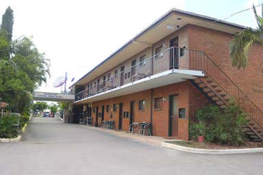 Oxley QLD 4075 - Image 4