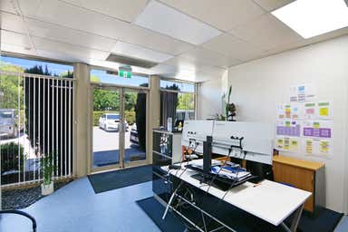 16 Sorbonne Crescent Canning Vale WA 6155 - Image 4