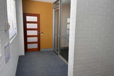 2/69 Clara Street Wynnum QLD 4178 - Image 2