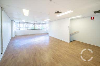 2/88 Logan Road Woolloongabba QLD 4102 - Image 4