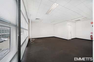 16/3 Westside Avenue Port Melbourne VIC 3207 - Image 3