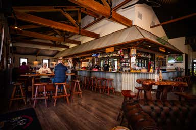 THE MUCKA PUB, 09 WARREGO HIGHWAY Muckadilla QLD 4461 - Image 3