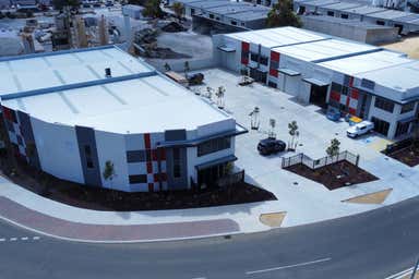 42 Pinnacle Drive Neerabup WA 6031 - Image 3