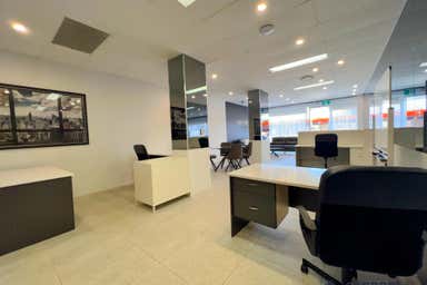 5/2623 Gold Coast Highway Broadbeach QLD 4218 - Image 3