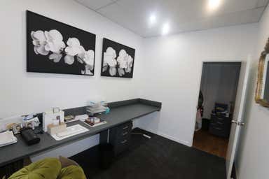 2a/93 West Burleigh Road Burleigh Heads QLD 4220 - Image 3