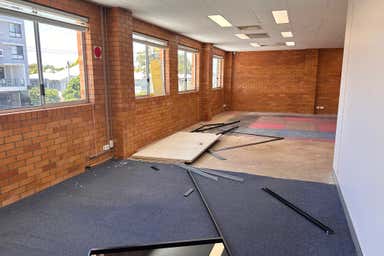 2/69 Clara Street Wynnum QLD 4178 - Image 3