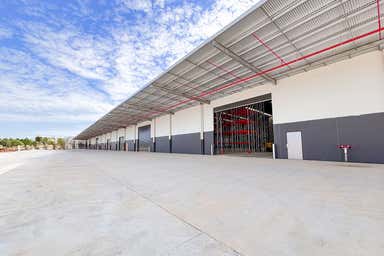 2/114-116 Fred Chaplin Circuit Corbould Park QLD 4551 - Image 3