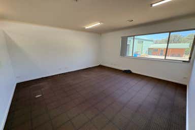 2 & 4/48 Conrad Place Lavington NSW 2641 - Image 4