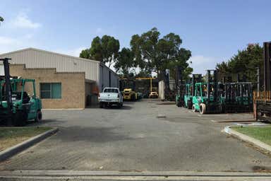 36 Crompton Road Rockingham WA 6168 - Image 3