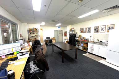 4A/6 Jubilee Avenue Warriewood NSW 2102 - Image 3