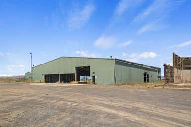 300-400 Broderick Road Lara VIC 3212 - Image 4