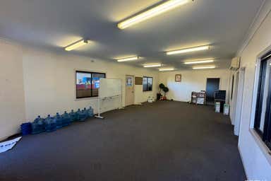 33 Nealdon Drive Meadowbrook QLD 4131 - Image 3