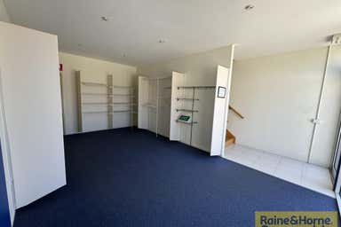 4/349-351 MacDonnell Road Clontarf QLD 4019 - Image 4