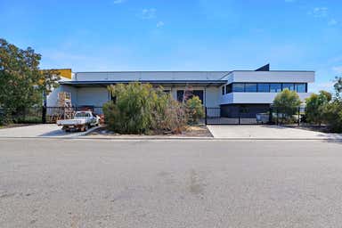 24 Remisko Drive Forrestdale WA 6112 - Image 4