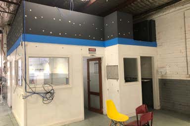 4 Manton Road Oakleigh South VIC 3167 - Image 3