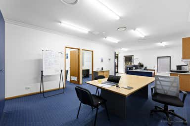 2/106-108 Herries Street East Toowoomba QLD 4350 - Image 3