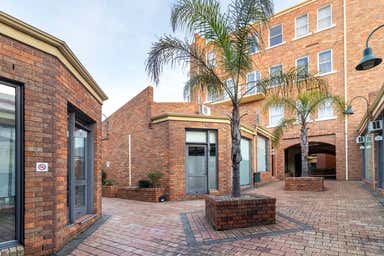 9/255 Drummond Street Carlton VIC 3053 - Image 4