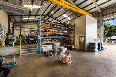 2/303 Taylor Street Wilsonton QLD 4350 - Image 3