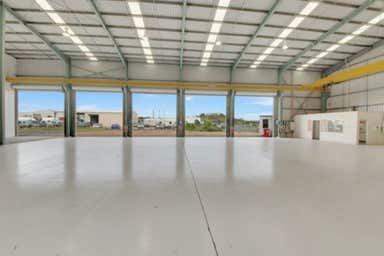 12 Roy Swenson Close Callemondah QLD 4680 - Image 4