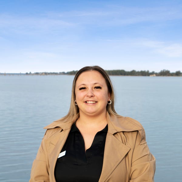 Cassie Roumbos Seeliger Real Estate MULWALA
