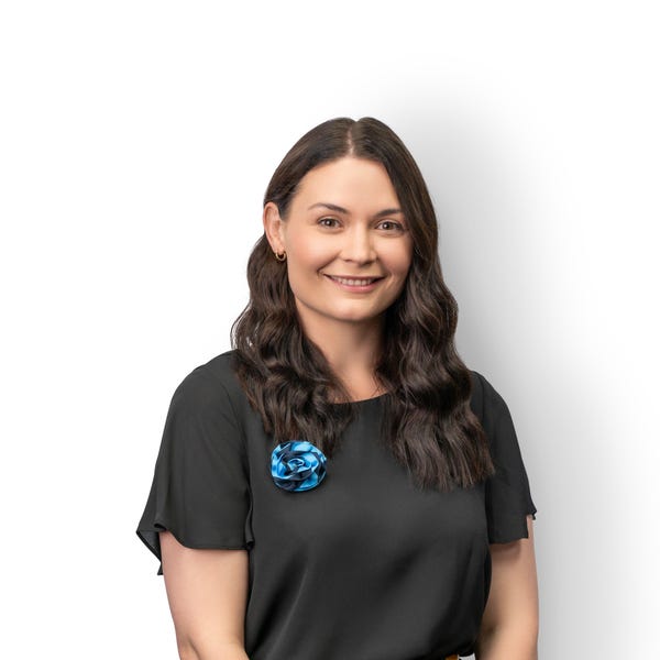 Larissa Smith Harcourts Wine Coast (RLA 249515)