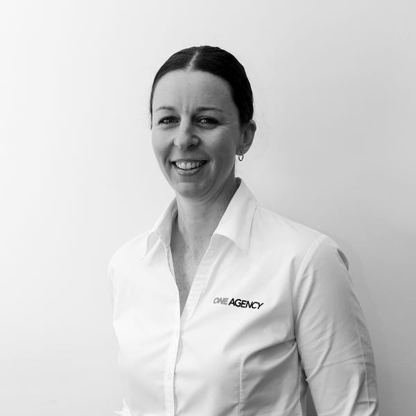 Jess Paget Lindy Harris Real Estate Singleton