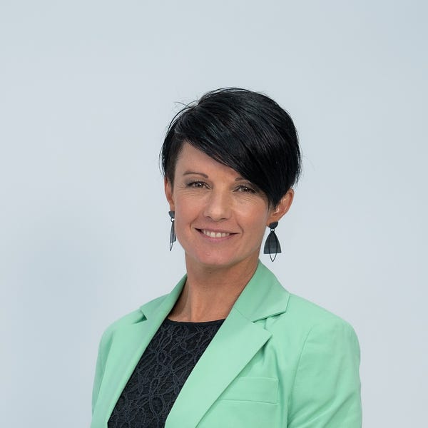 Sam Olah Jodie Faulkner Water House Real Estate Pty Ltd BRIDPORT