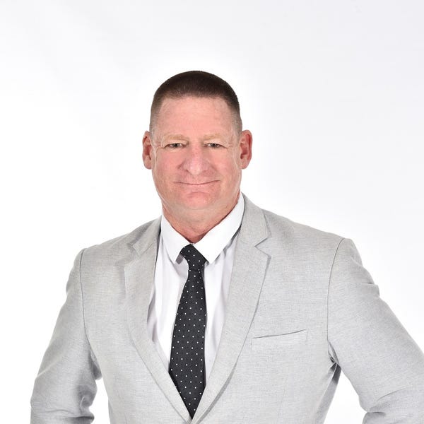Chris Rowbottom First National Real Estate Engage Eastlakes BELMONT