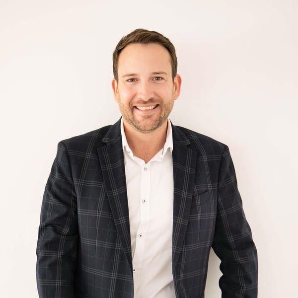 Richie Yates James Dean Real Estate TINGALPA