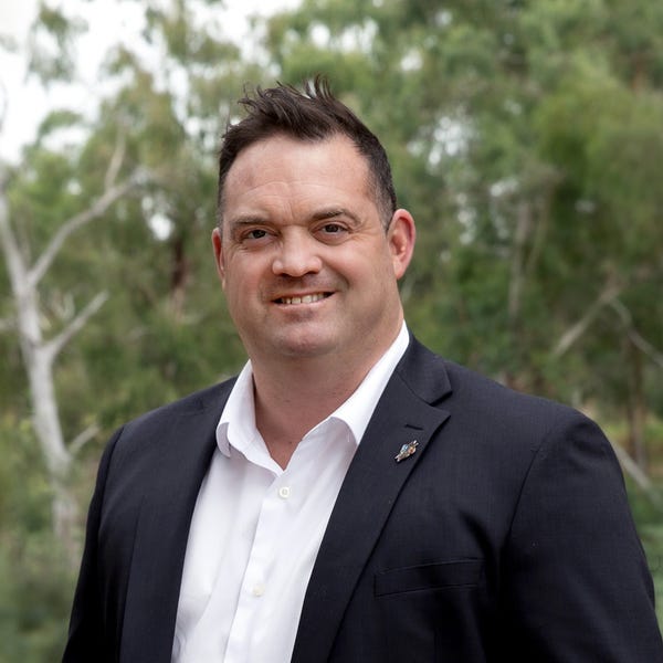 Peter Don Ray White ELTHAM