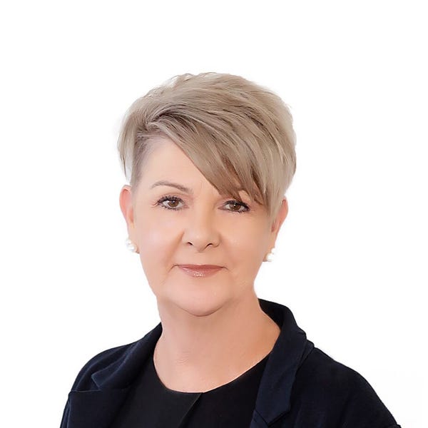 Sharon King The Aurora Newstead Team NEWSTEAD