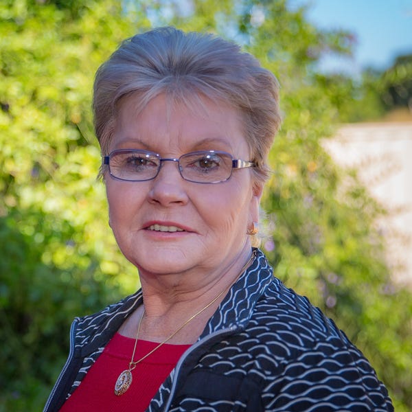 Gwen Barton Homes By Budget Real Estate Haigslea