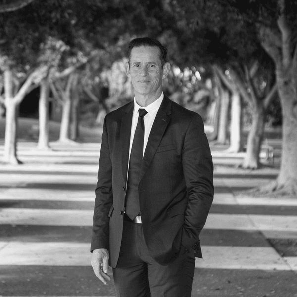 SImon Cowan Simon Cowan