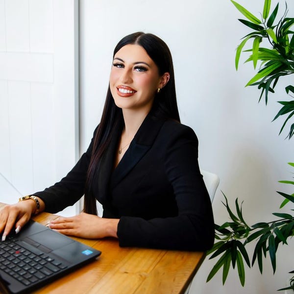 Chloe McKinnonThompson Harcourts Living CORNUBIA