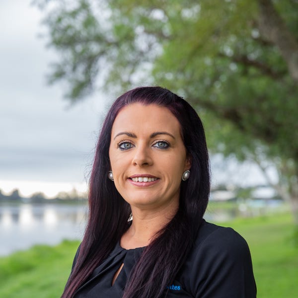 Jessica Snow Steve Bates Real Estate Raymond Terrace realestate