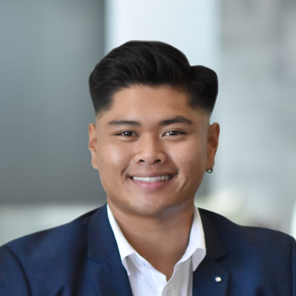 Mark Amable White Knight Estate Agents Sunshine