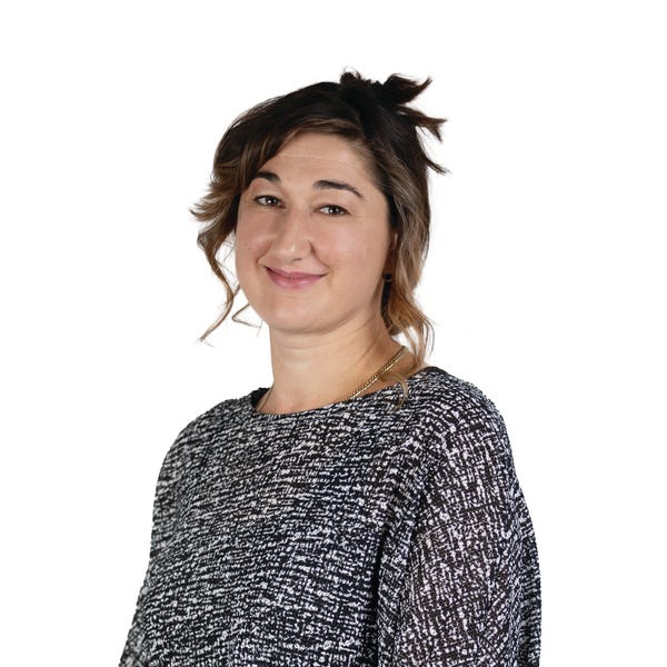 Naomi van Schie Fall Real Estate Sandy Bay