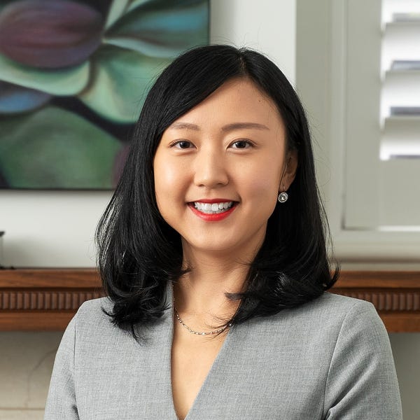 Wendy Zhou 周中文
