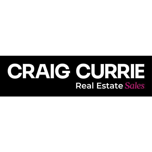 Craig Currie. - PAKENHAM logo