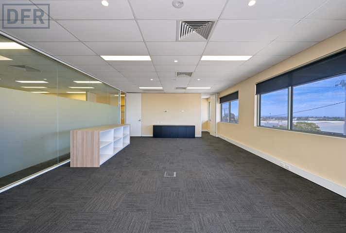 49 Howson Way Bibra Lake WA 6163 - Image 15