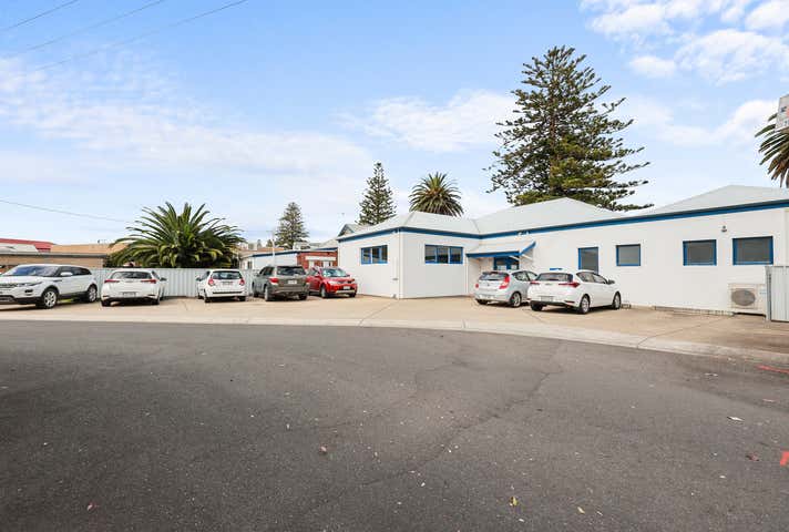 19 Victoria Street Victor Harbor SA 5211 - Image 12
