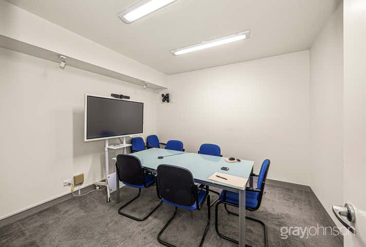 2/11 Beach Street Port Melbourne VIC 3207 - Image 5