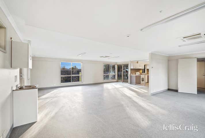 102 Leawarra Crescent Delacombe VIC 3356 - Image 2