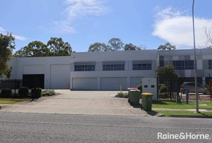 7 Harrington Street Arundel QLD 4214 - Image 2