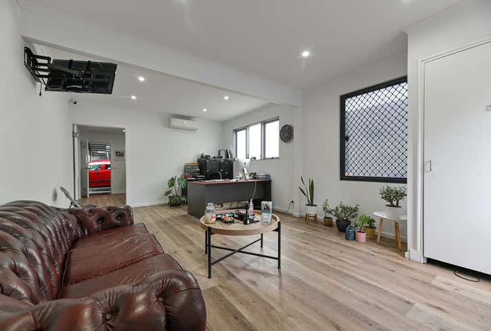 10 Jesmond Road Croydon VIC 3136 - Image 2